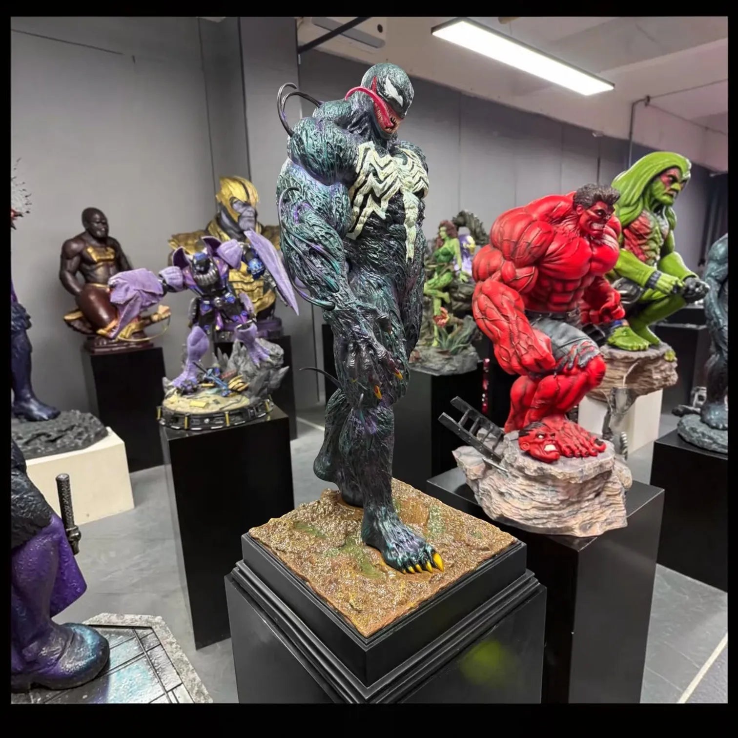 Marvel Venom 1/3 Scale Menacing GK Resin Statue (85 cm)