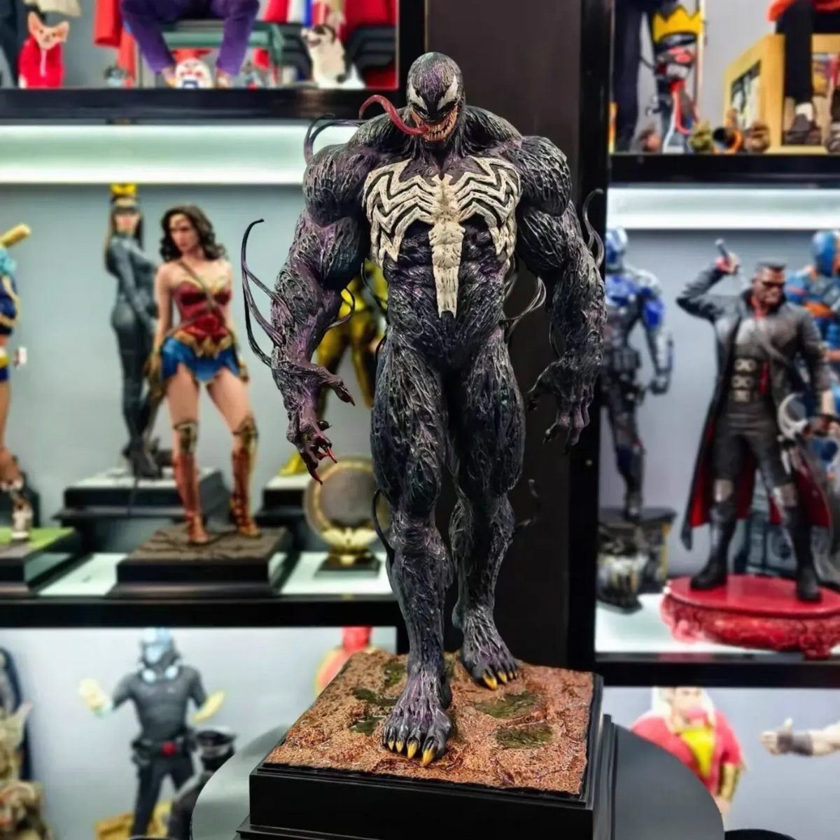 Marvel Venom 1/3 Scale Menacing GK Resin Statue (85 cm)
