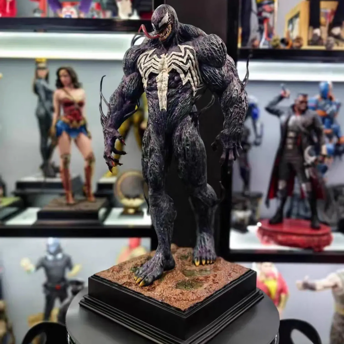 Marvel Venom 1/3 Scale Menacing GK Resin Statue (85 cm)