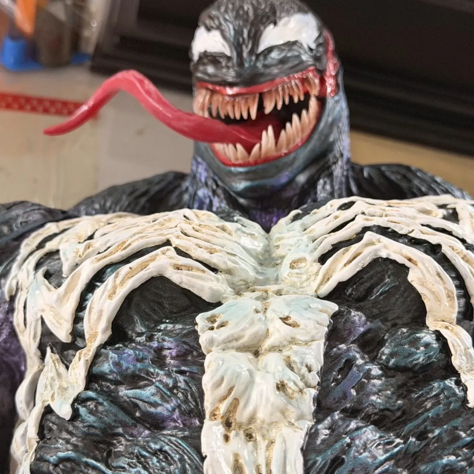 Marvel Venom 1/3 Scale Menacing GK Resin Statue (85 cm)