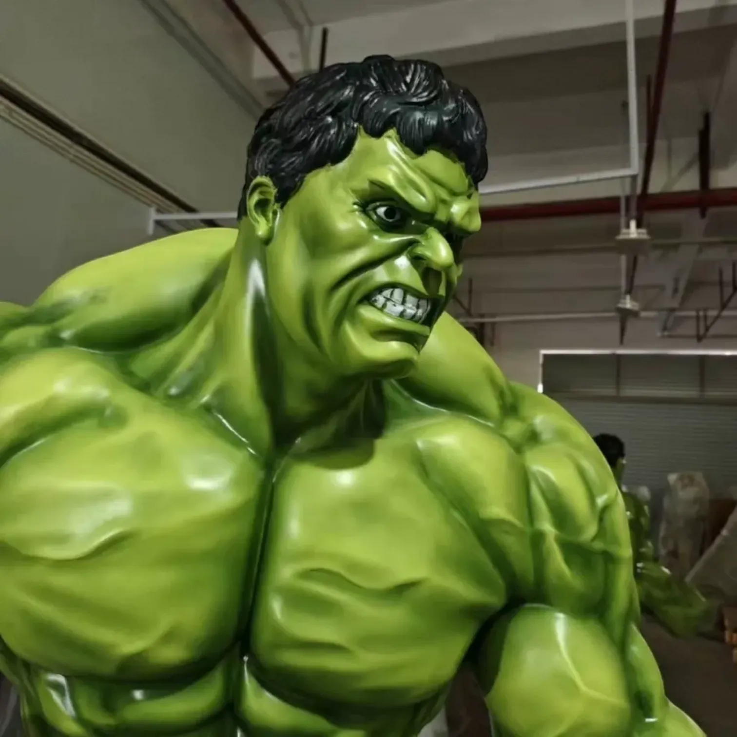 Marvel Incredible Hulk Life Size Resin Statue (200 cm)
