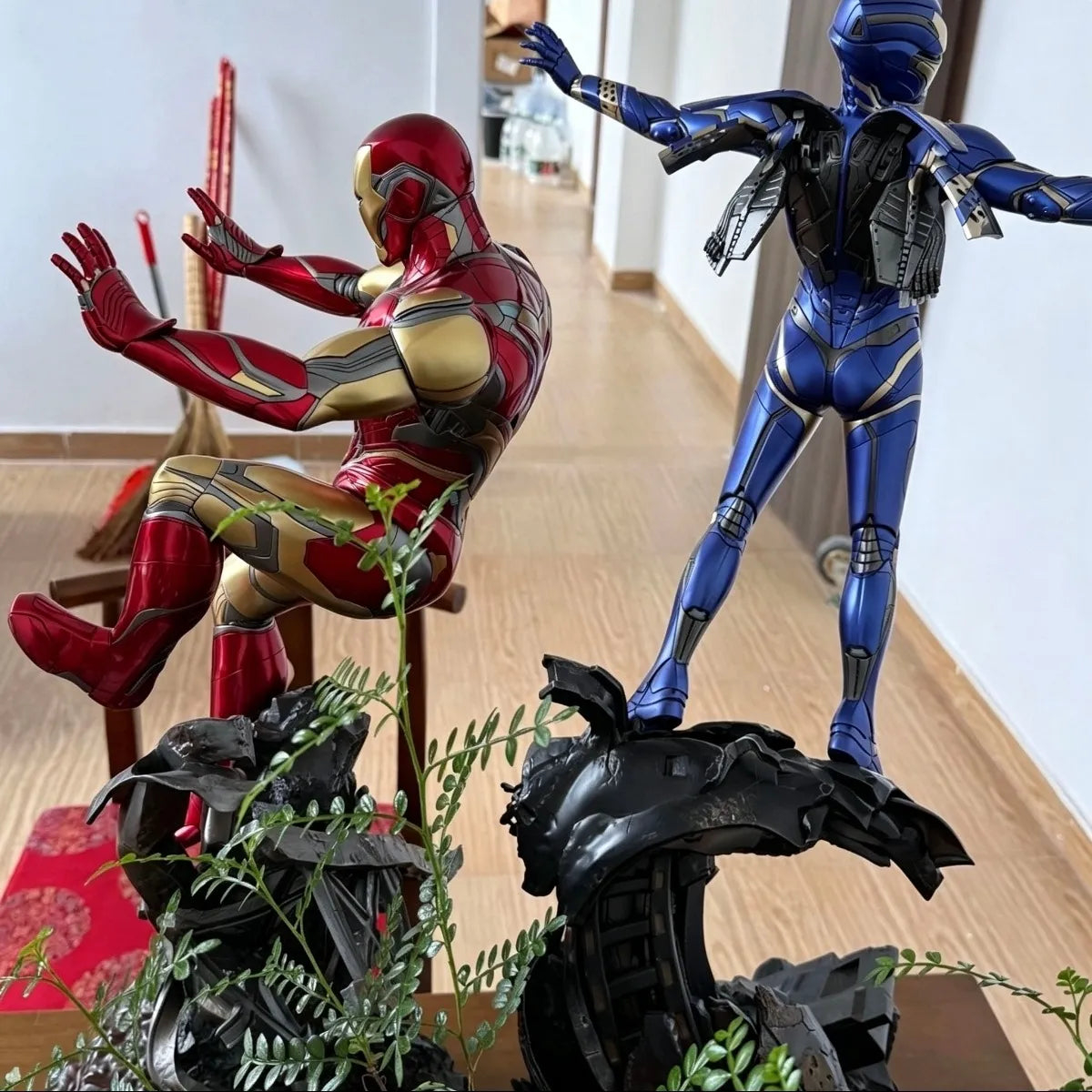 Marvel Iron Man MK85 and Rescue MK49 Resin Statue (75 cm)