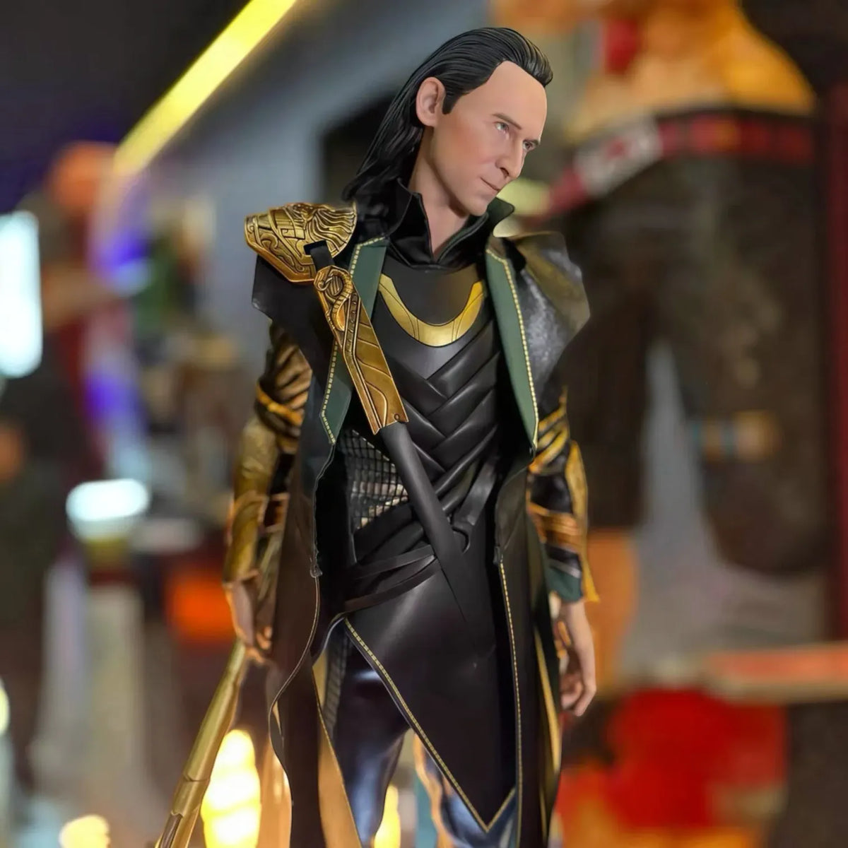 Marvel Loki God of Mischief 1/4 Scale Statue (60 cm)