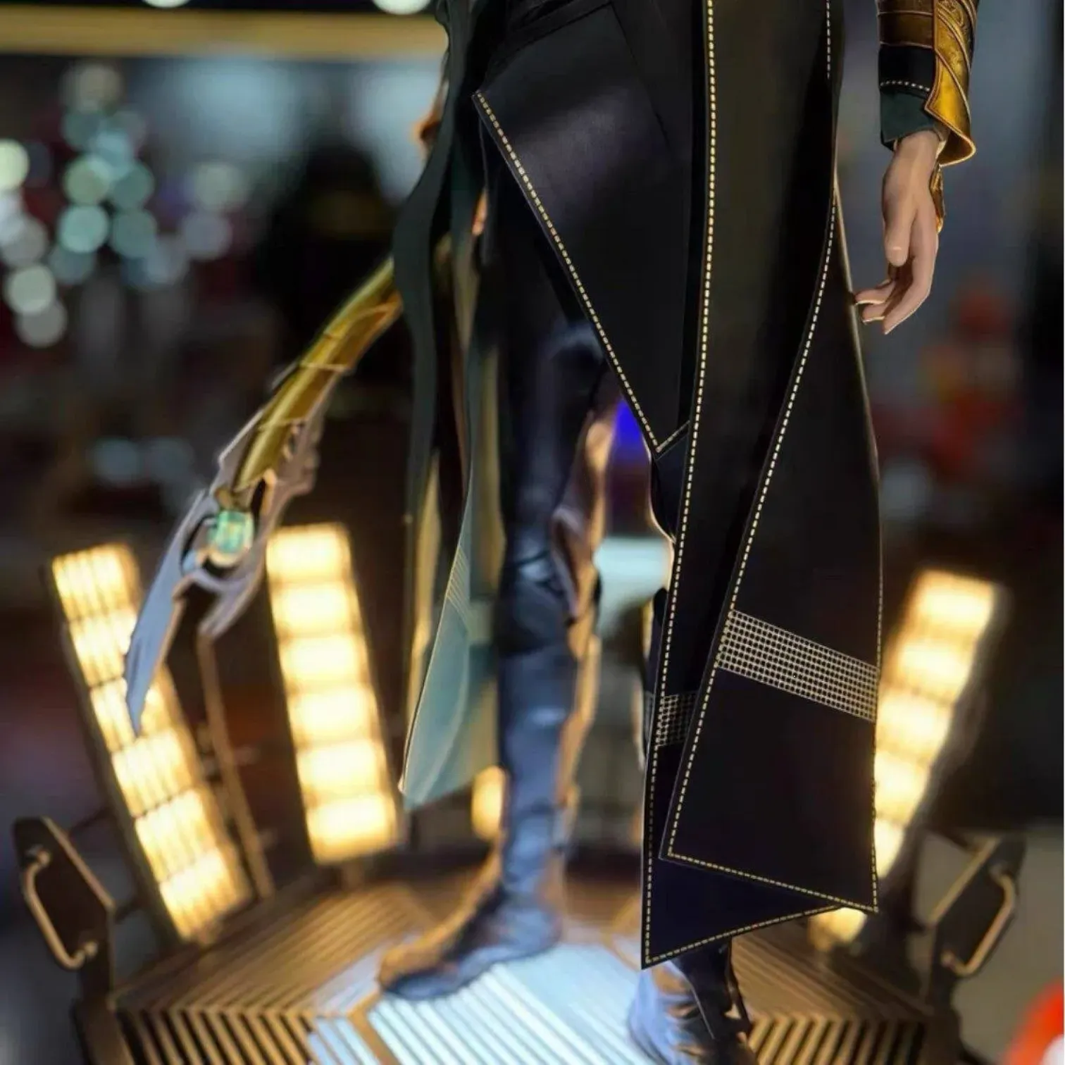 Marvel Loki God of Mischief 1/4 Scale Statue (60 cm)