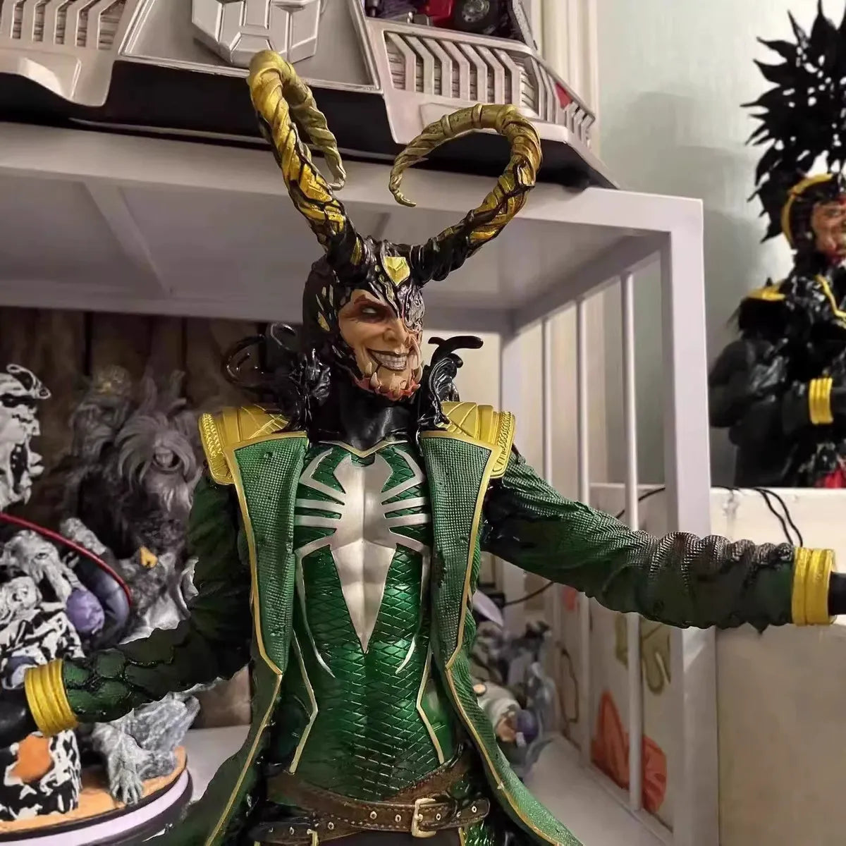Marvel Supreme Loki Masterpiece Statue (68 cm)