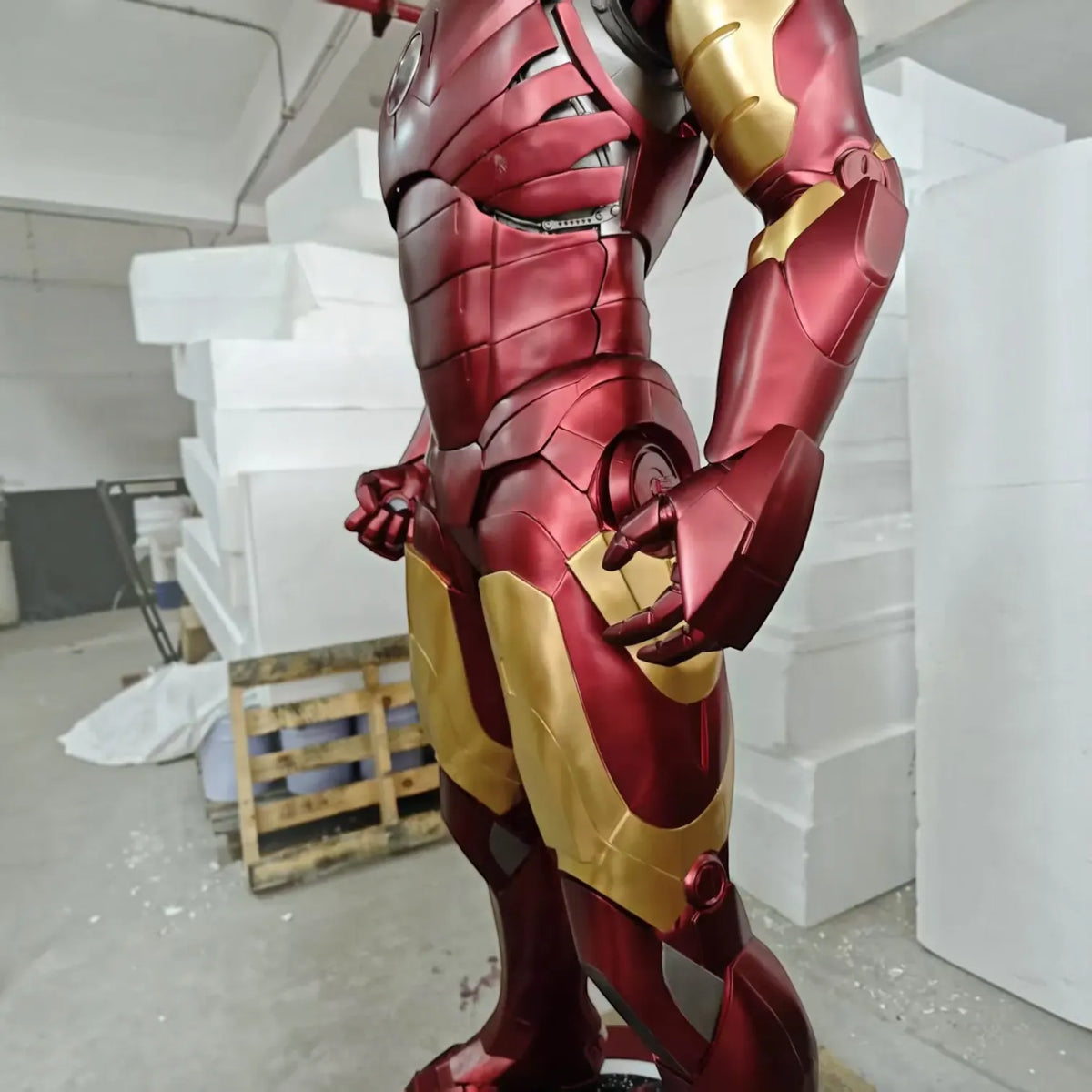 Marvel Iron Man Mark 3 Life Size Statue (220 cm)
