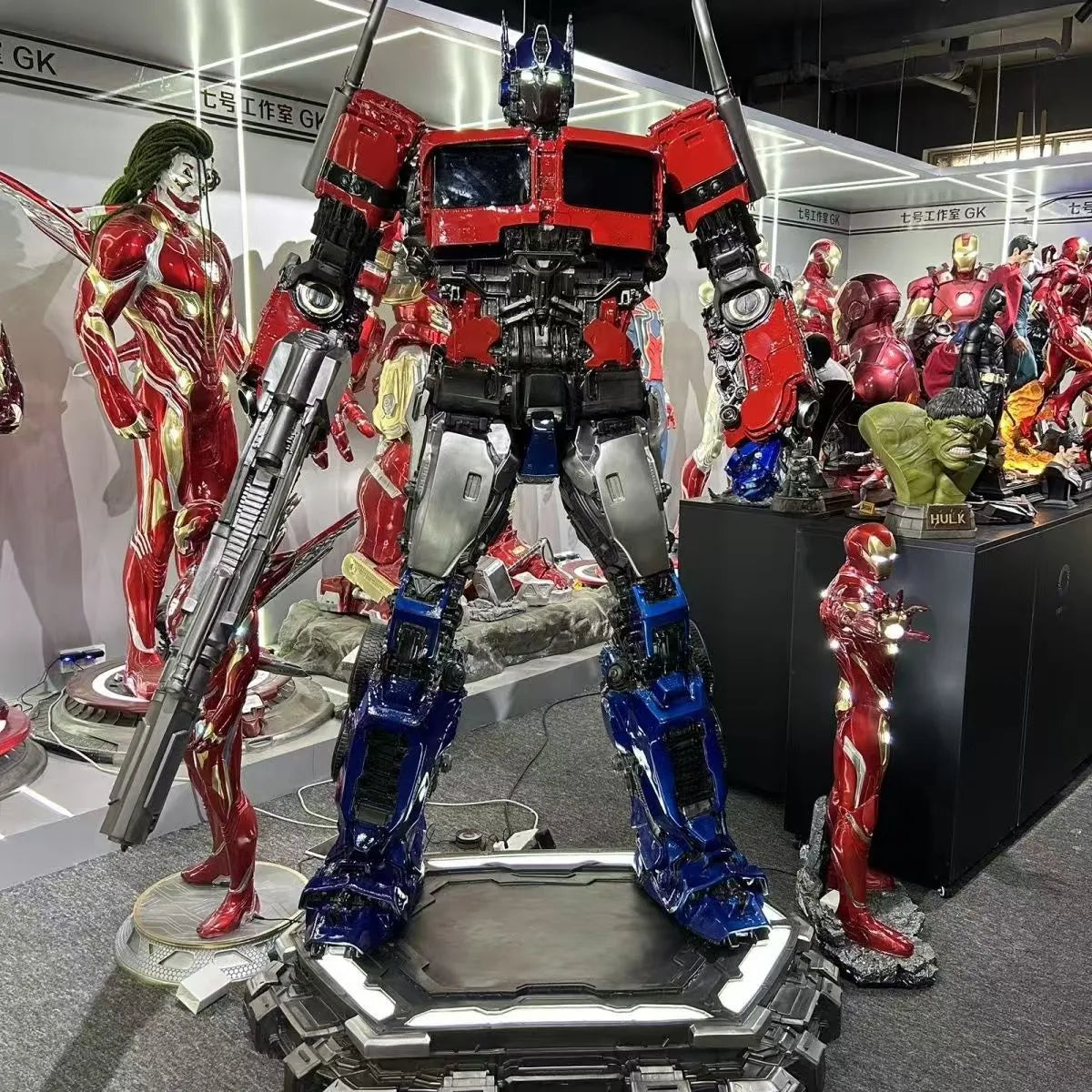 Transformers Optimus Prime HD Life Size Statue (220 cm)