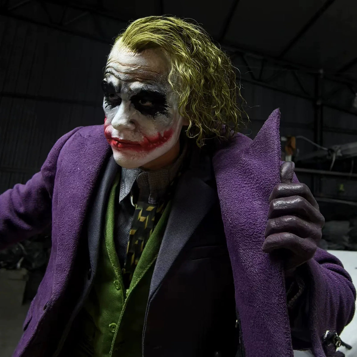 DC Dark Knight The Joker Resin Statue (50 cm)