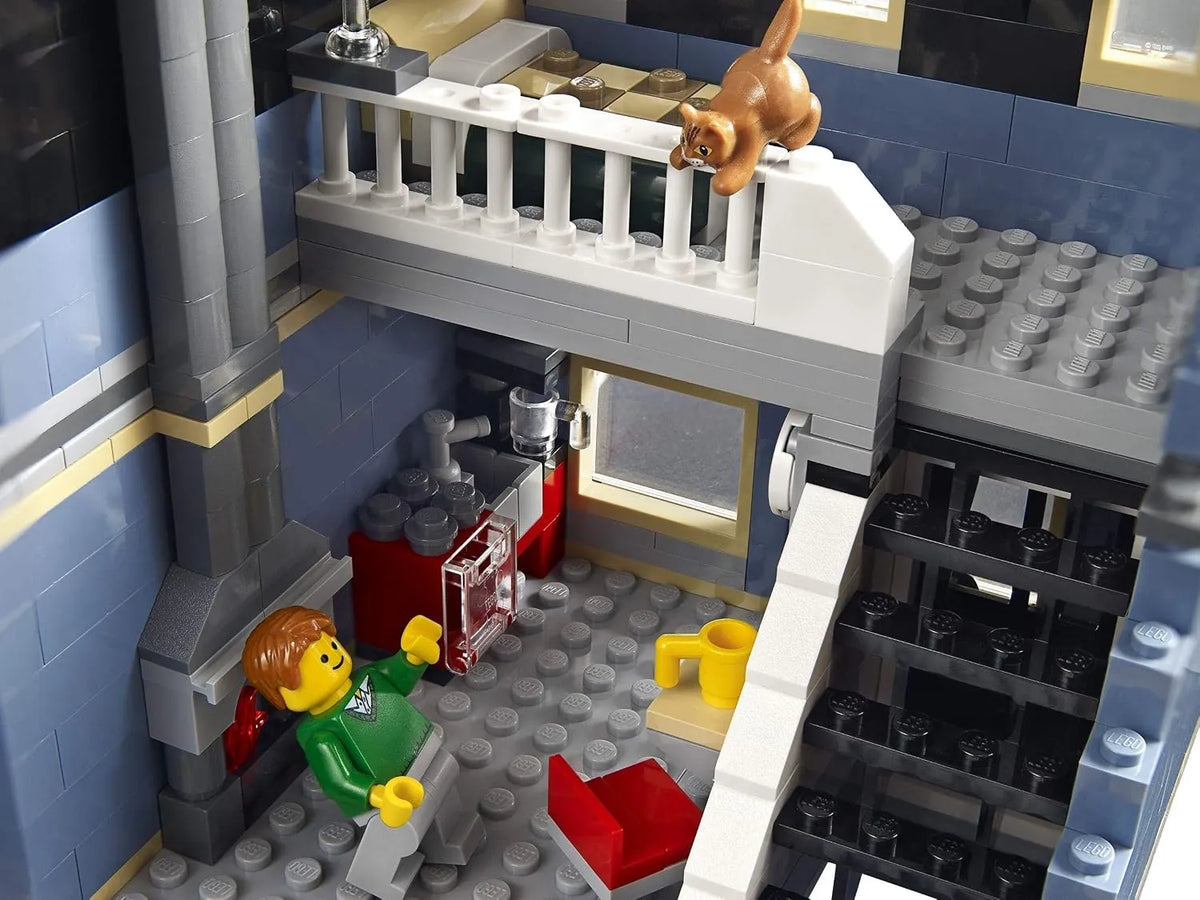Creator Pet Shop 10218 Building Set (2032 Pcs)