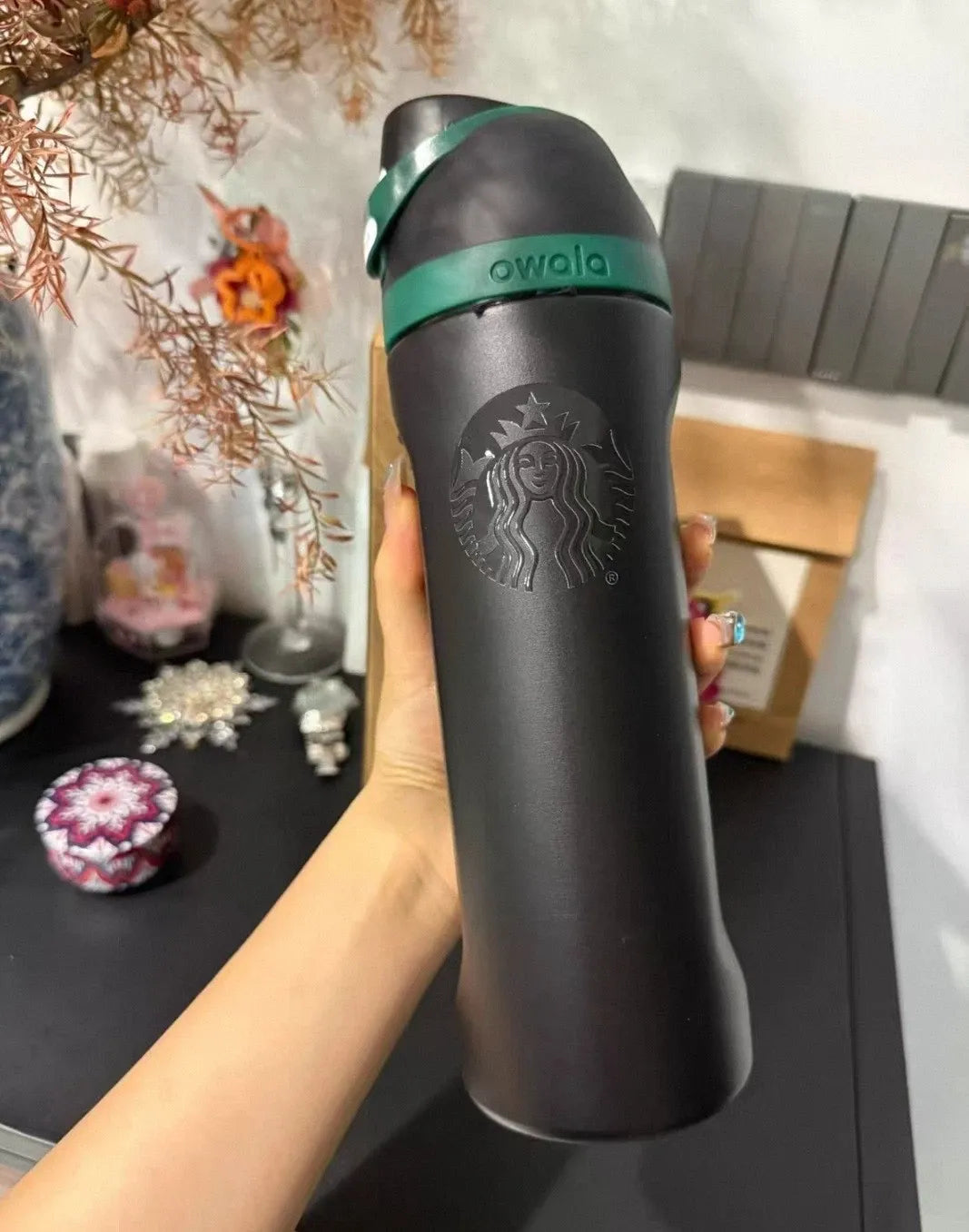 Owala x Starbucks FreeSip Insulated Bottle (24 oz)