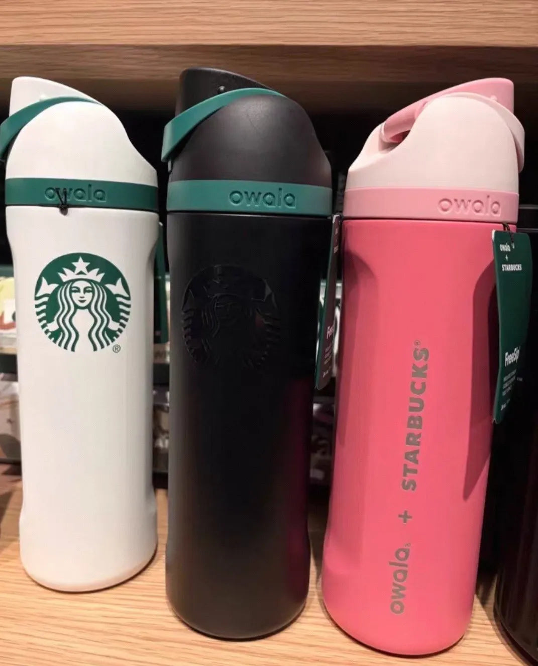 Owala x Starbucks FreeSip Insulated Bottle (24 oz)