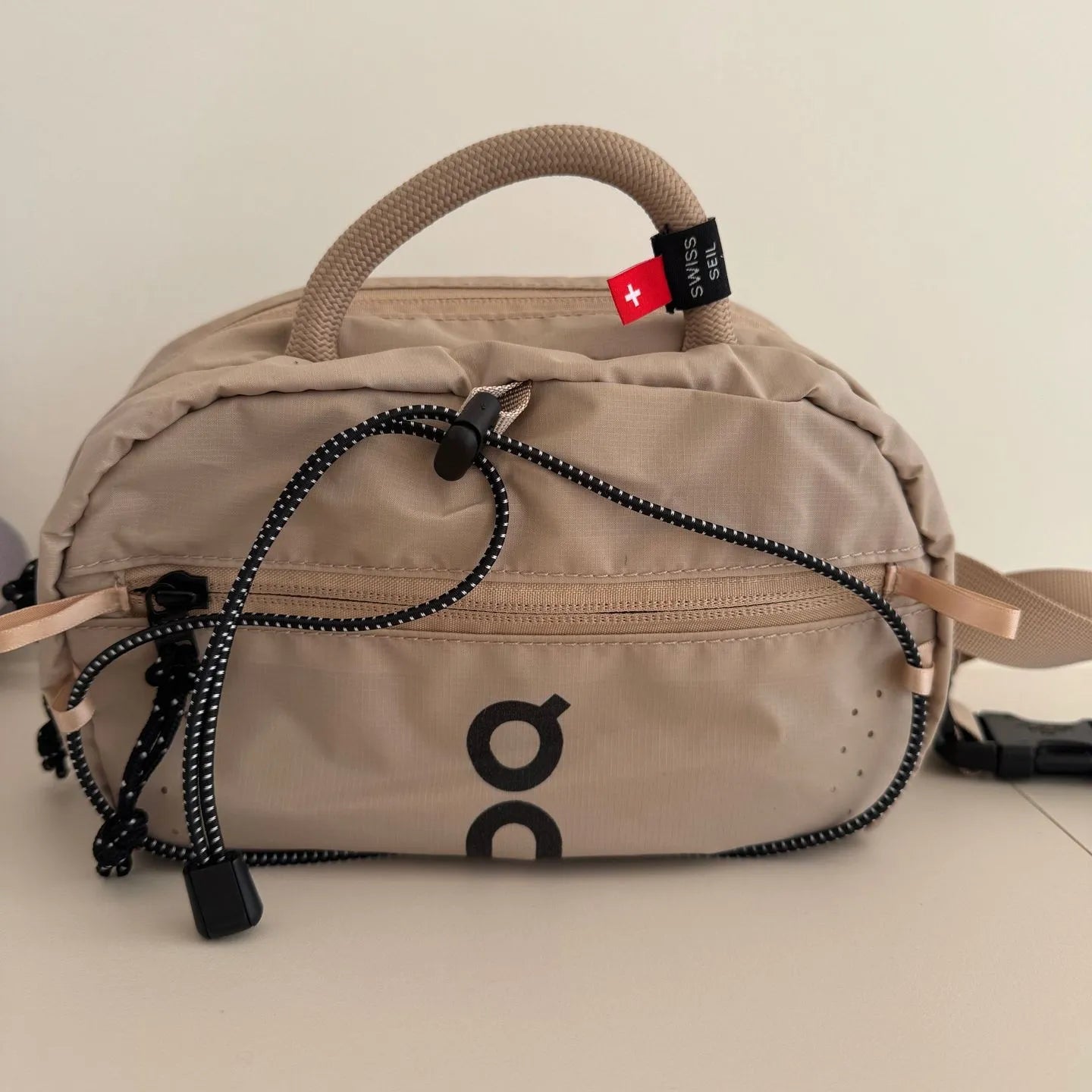 ON 2L Running Waist Pack Lite