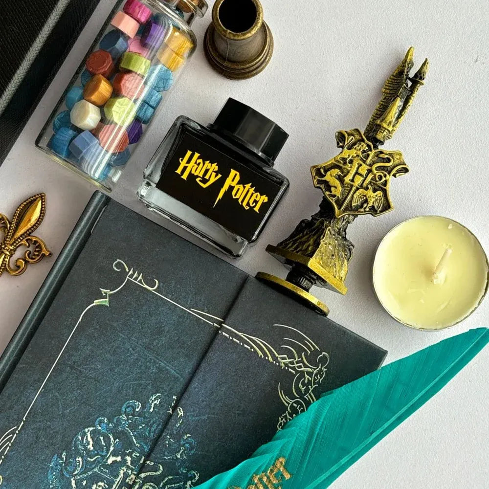 Harry Potter Hogwarts Deluxe Stationery Gift Set