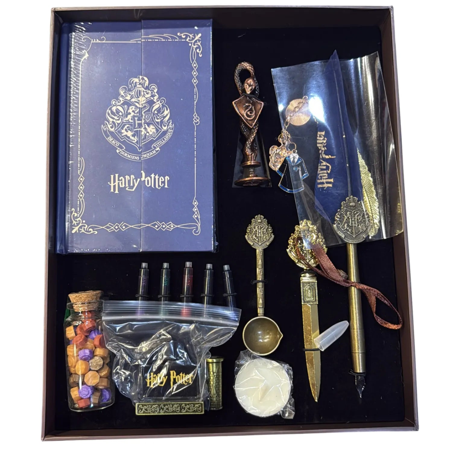 Harry Potter Hogwarts Deluxe Stationery Gift Set