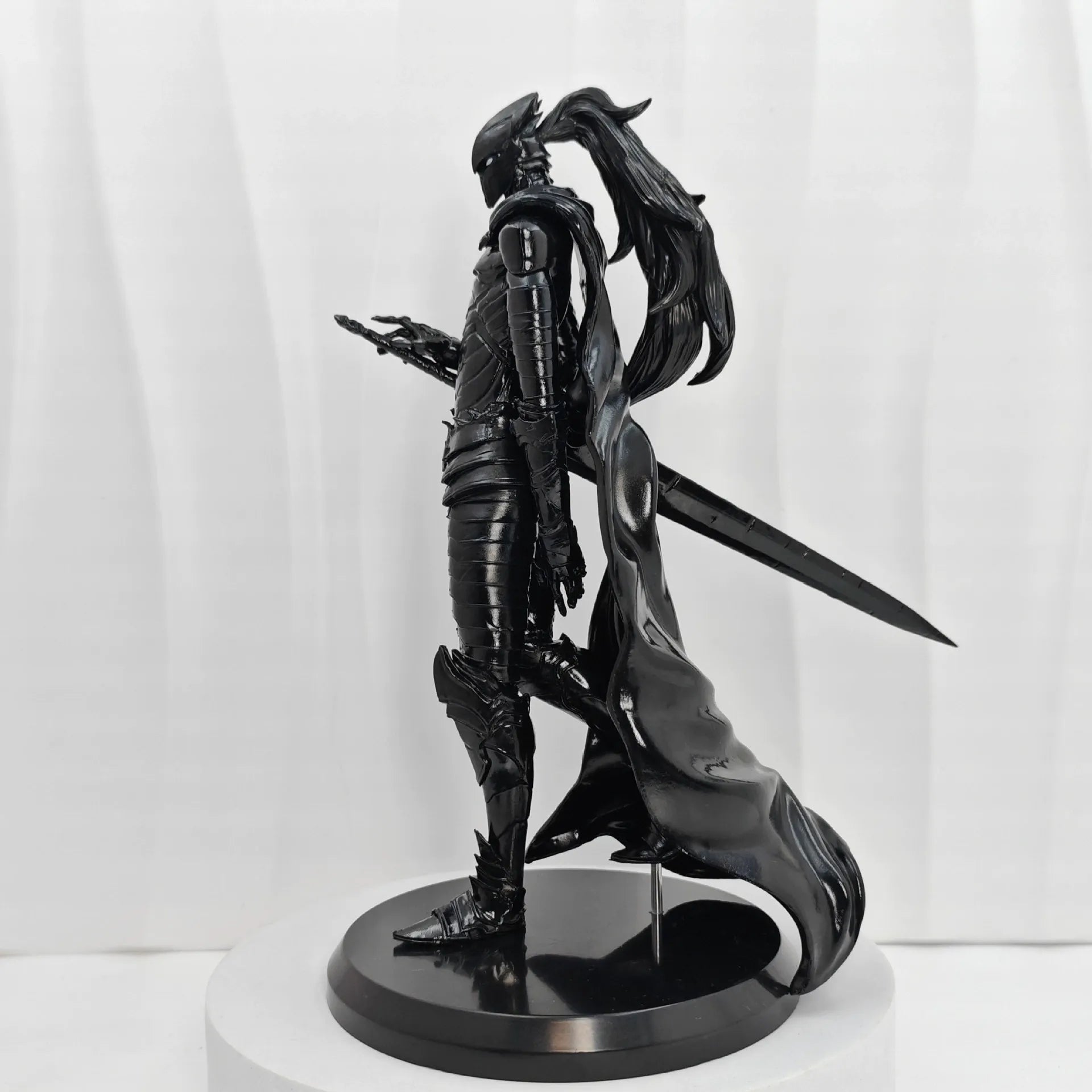 Solo Leveling Igris Battle Pose Figure (24 cm)