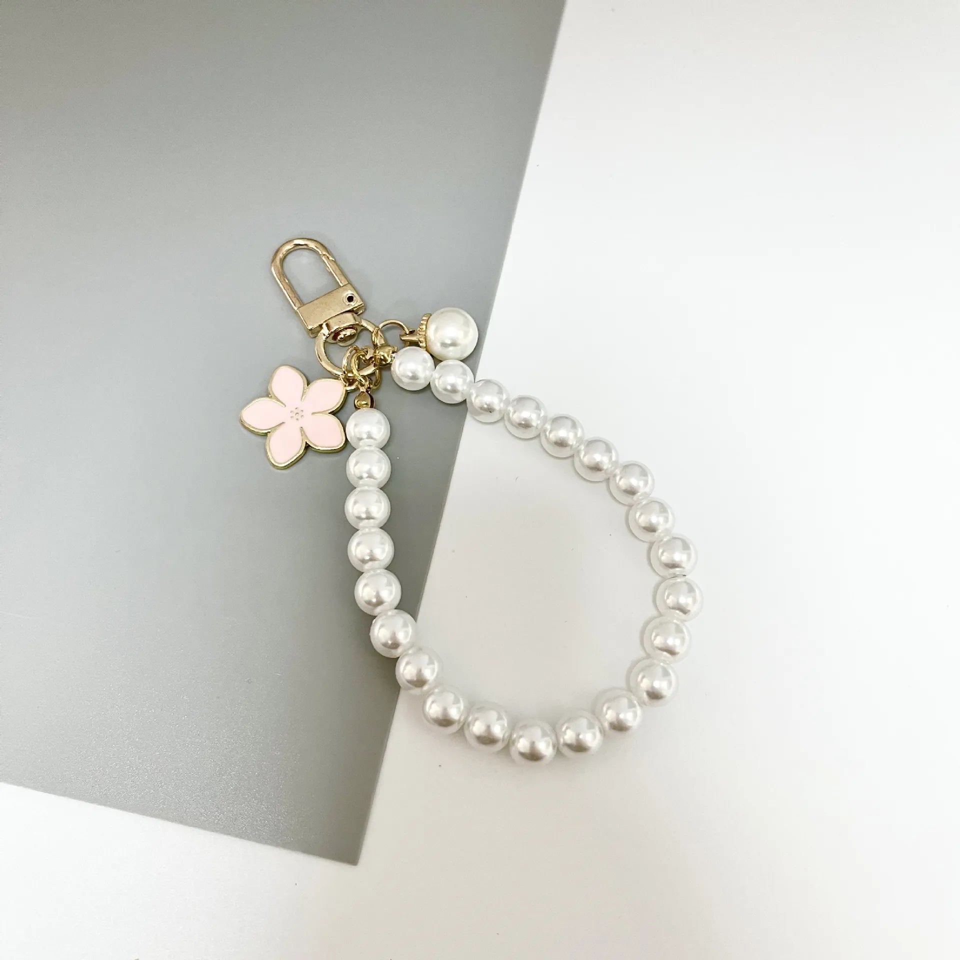 Pearl-Chateau Bracelet Keychain