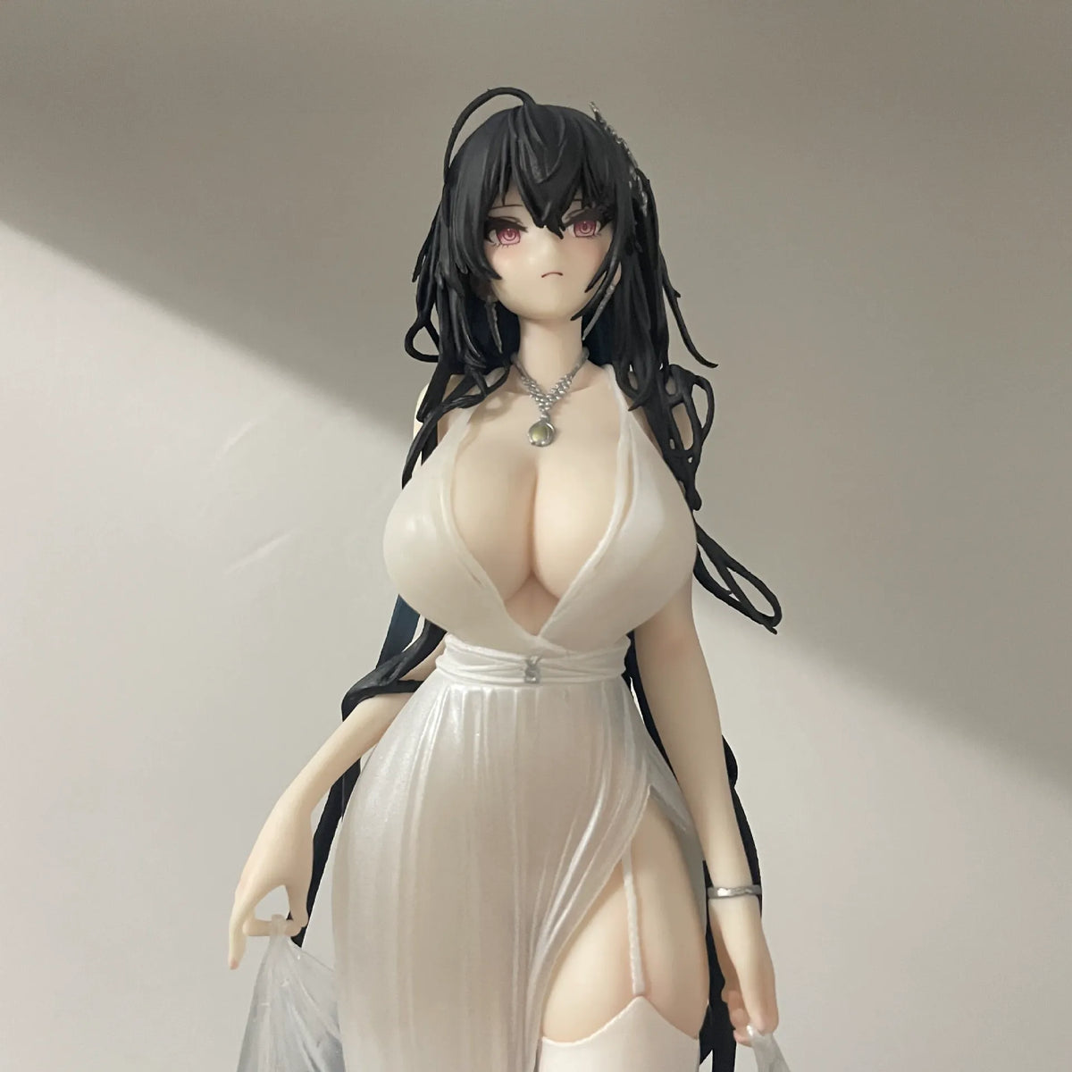 Azur Lane Taihou Evening Dress Display Statue (30 cm)