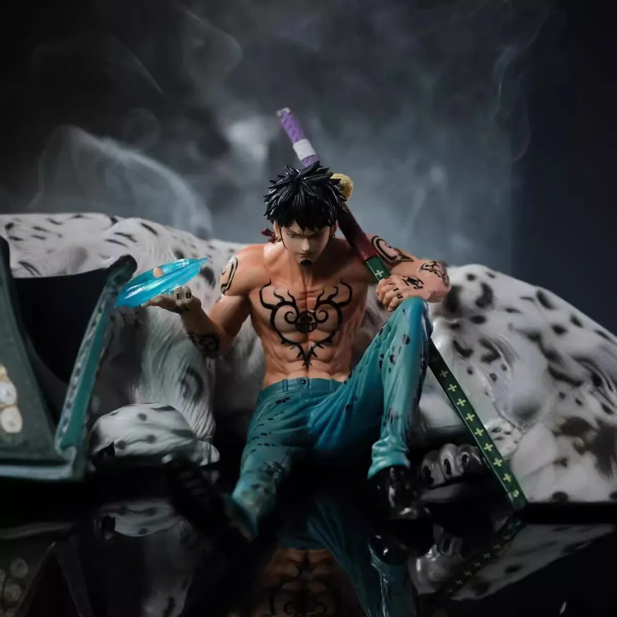 One Piece Trafalgar D. Snow Leopard Throne Statue