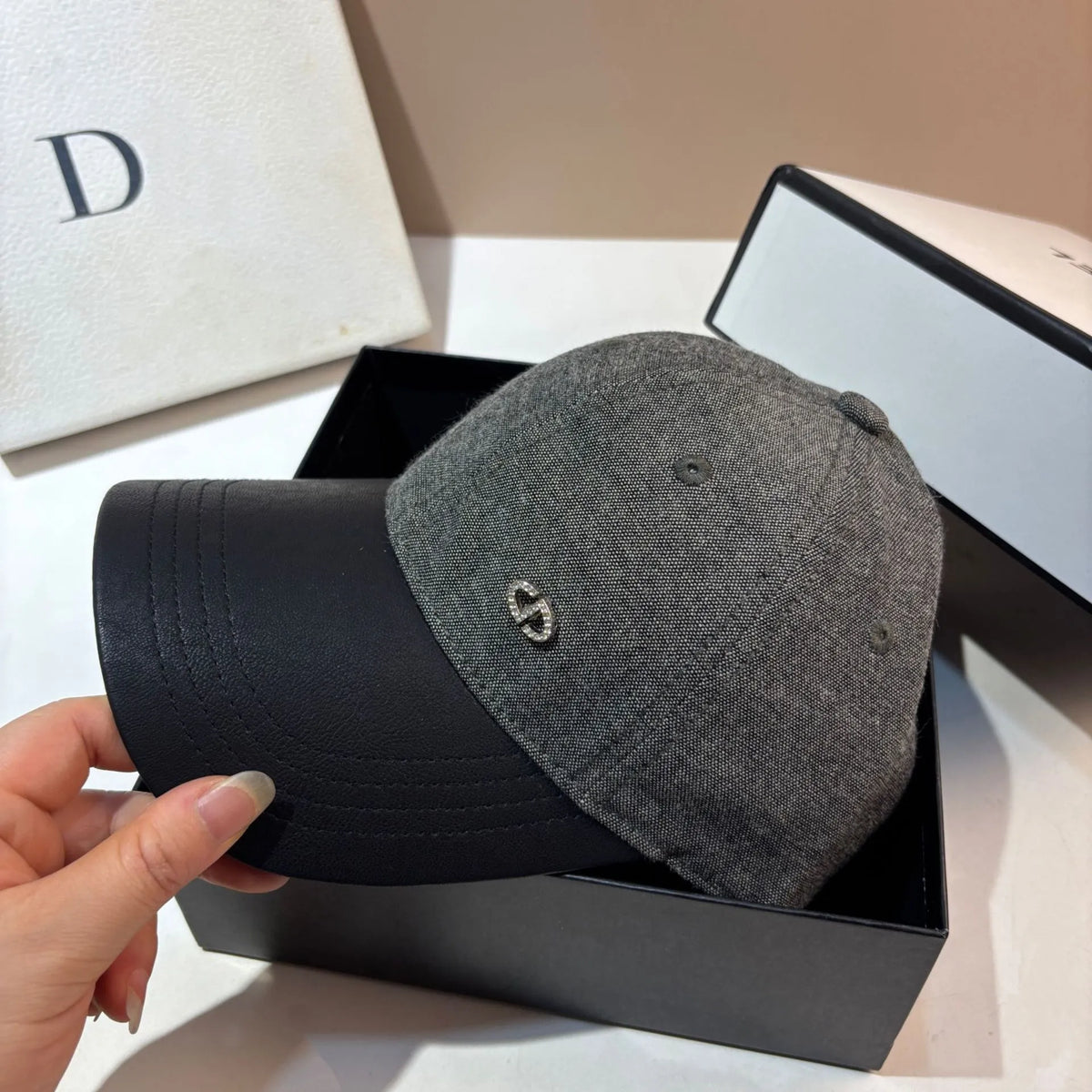 D-Luxe Pavé Pin Heathered Visor Cap