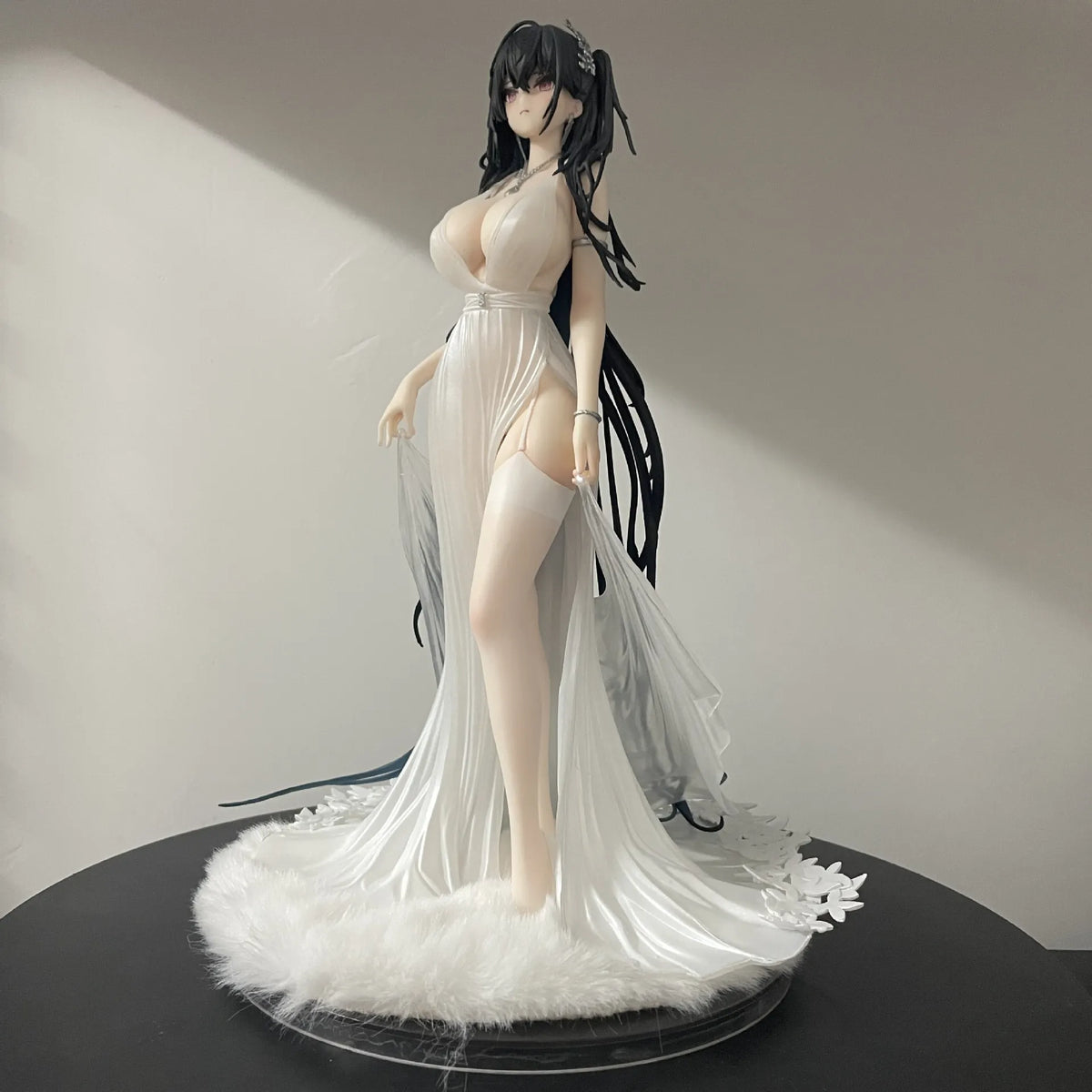 Azur Lane Taihou Evening Dress Display Statue (30 cm)