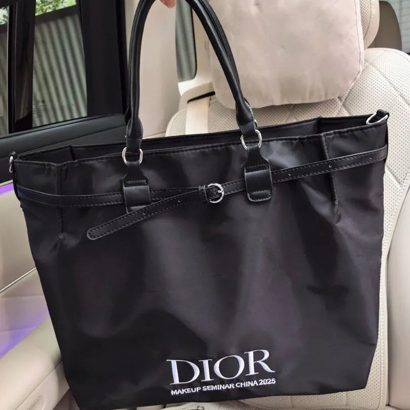 D-Luxe Runway Seminar VIP Shoulder Tote
