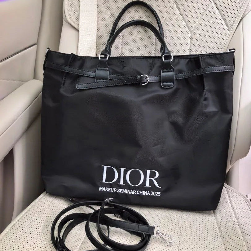 D-Luxe Runway Seminar VIP Shoulder Tote