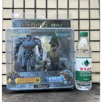 NECA Jaeger Gipsy Danger vs Kaiju Knifehead 2-Pack Figure