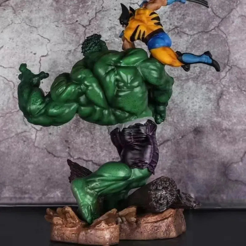 Hulk vs Wolverine Battle Scene Action Figure (36 cm)