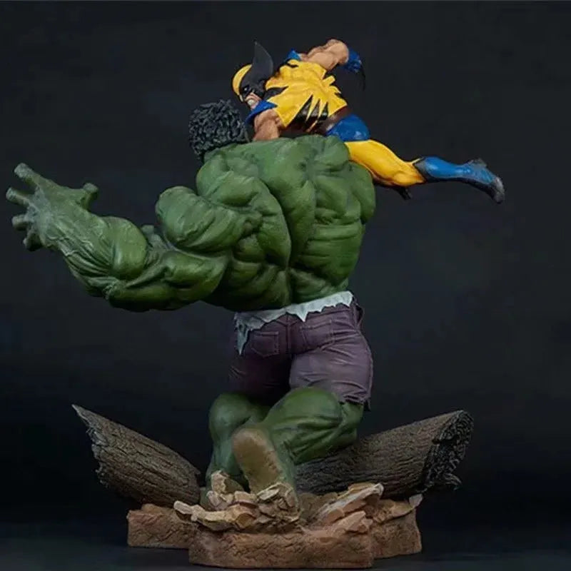 Hulk vs Wolverine Battle Scene Action Figure (36 cm)