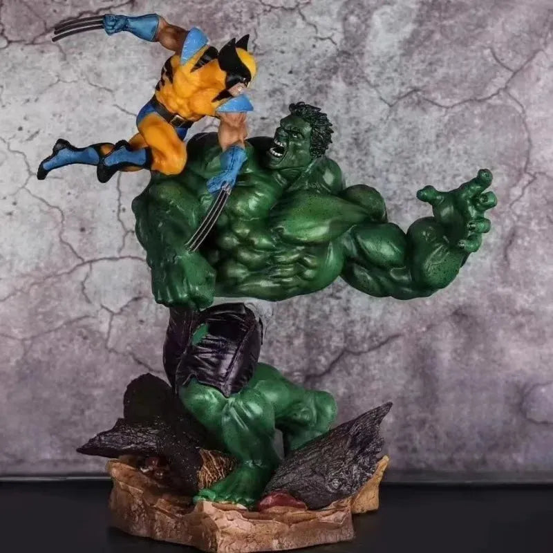 Hulk vs Wolverine Battle Scene Action Figure (36 cm)