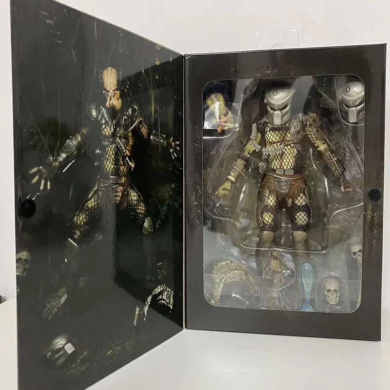 Ultimate Elder Predator Action Figure (18 cm)