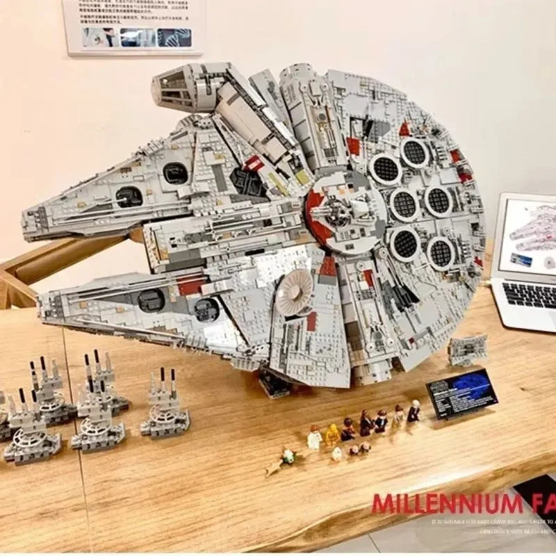 Millenium Falcon Start Wars Building Block Set