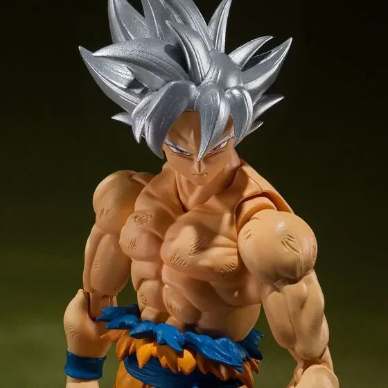 SHF Son Goku Ultra Instinct Figurine (18 cm)