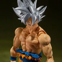 SHF Son Goku Ultra Instinct Figurine (18 cm)