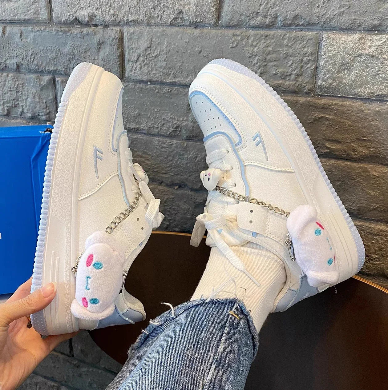 Cinna Swag Chains Casual Sneakers