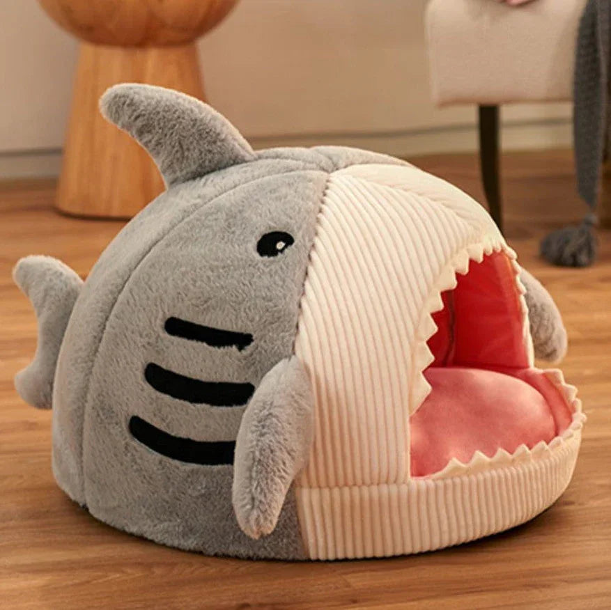 Lovely Shark Cat House PN5544 - Bear Hugs