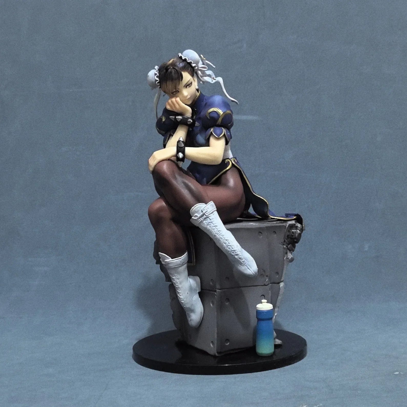 Thoughtful Chun-Li Figurine (26 cm)