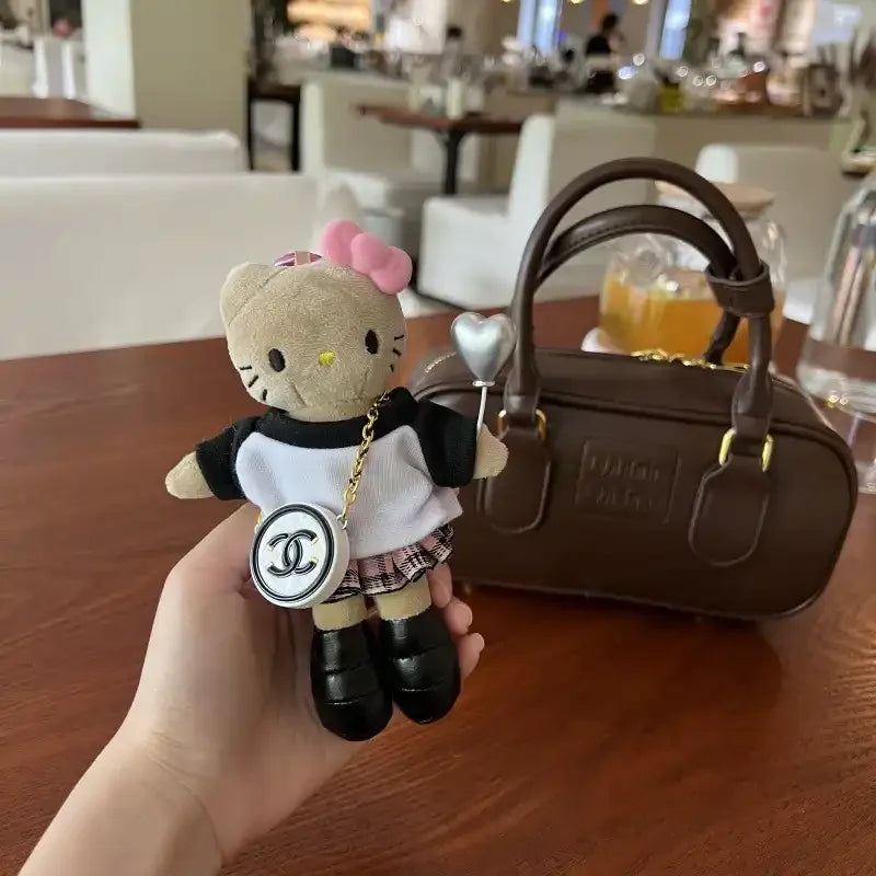 سلسلة مفاتيح Hello KT Glam Gal القطيفة 