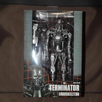 NECA Terminator T800 Endoskeleton Figurine (18 cm)
