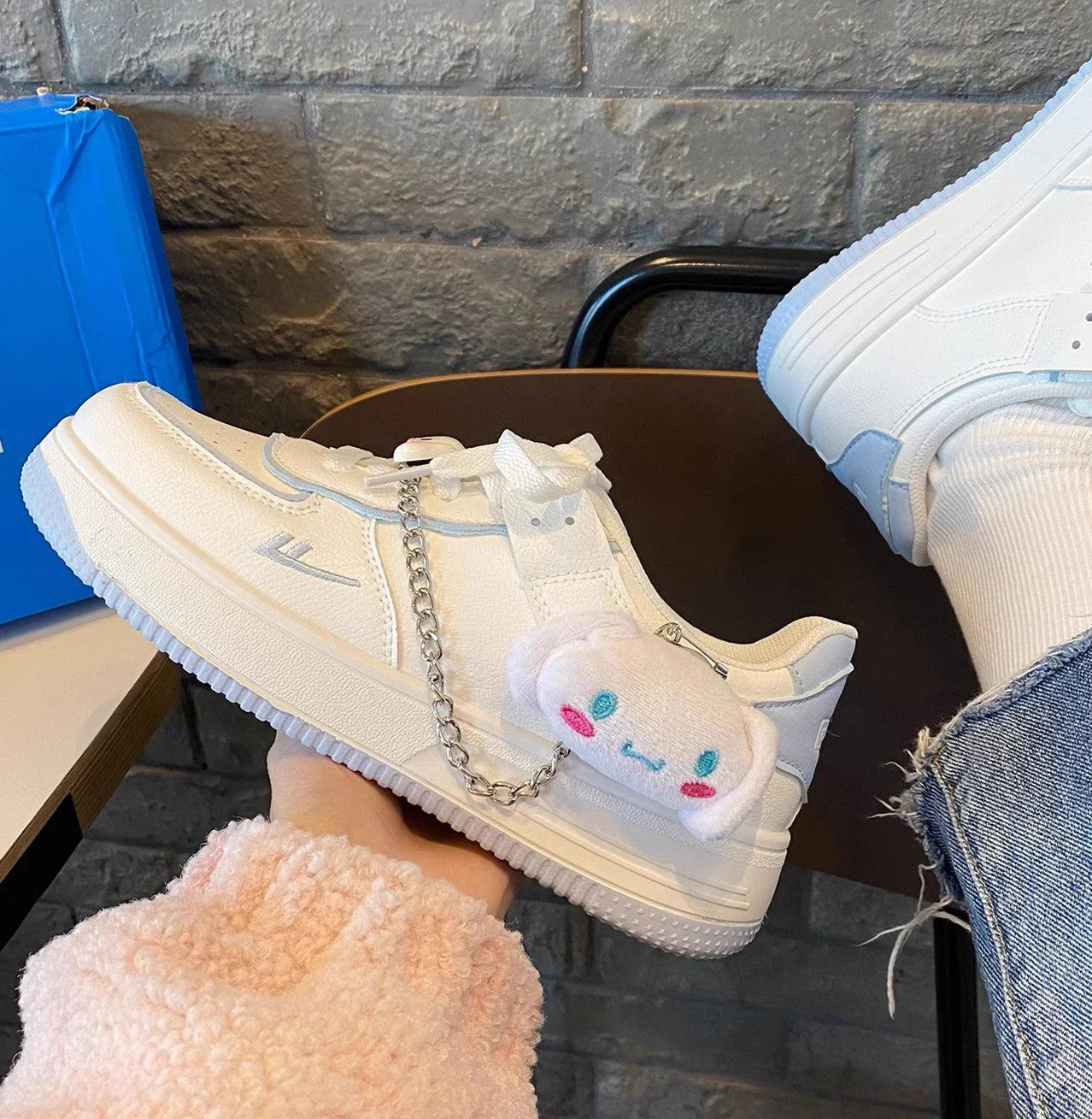 Cinna Swag Chains Casual Sneakers