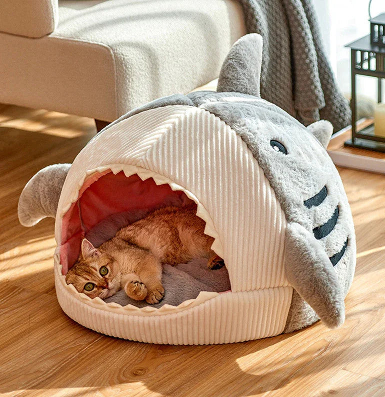 Lovely Shark Cat House PN5544 - Bear Hugs