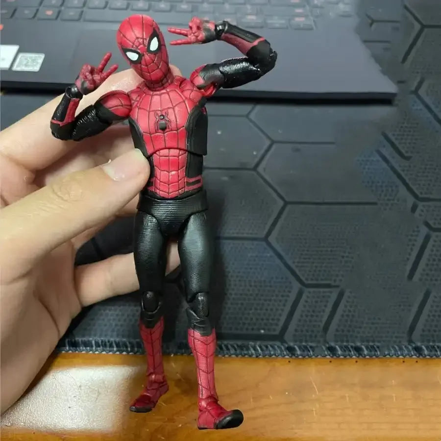 Mafex No. 113 SpiderMan Action Figure (15 cm)