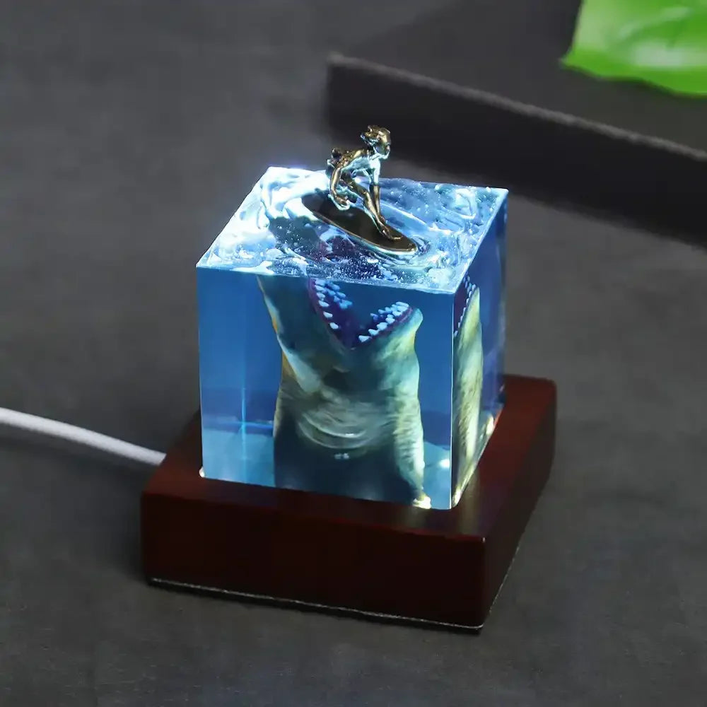 Veilleuse en résine Shark Ambush 