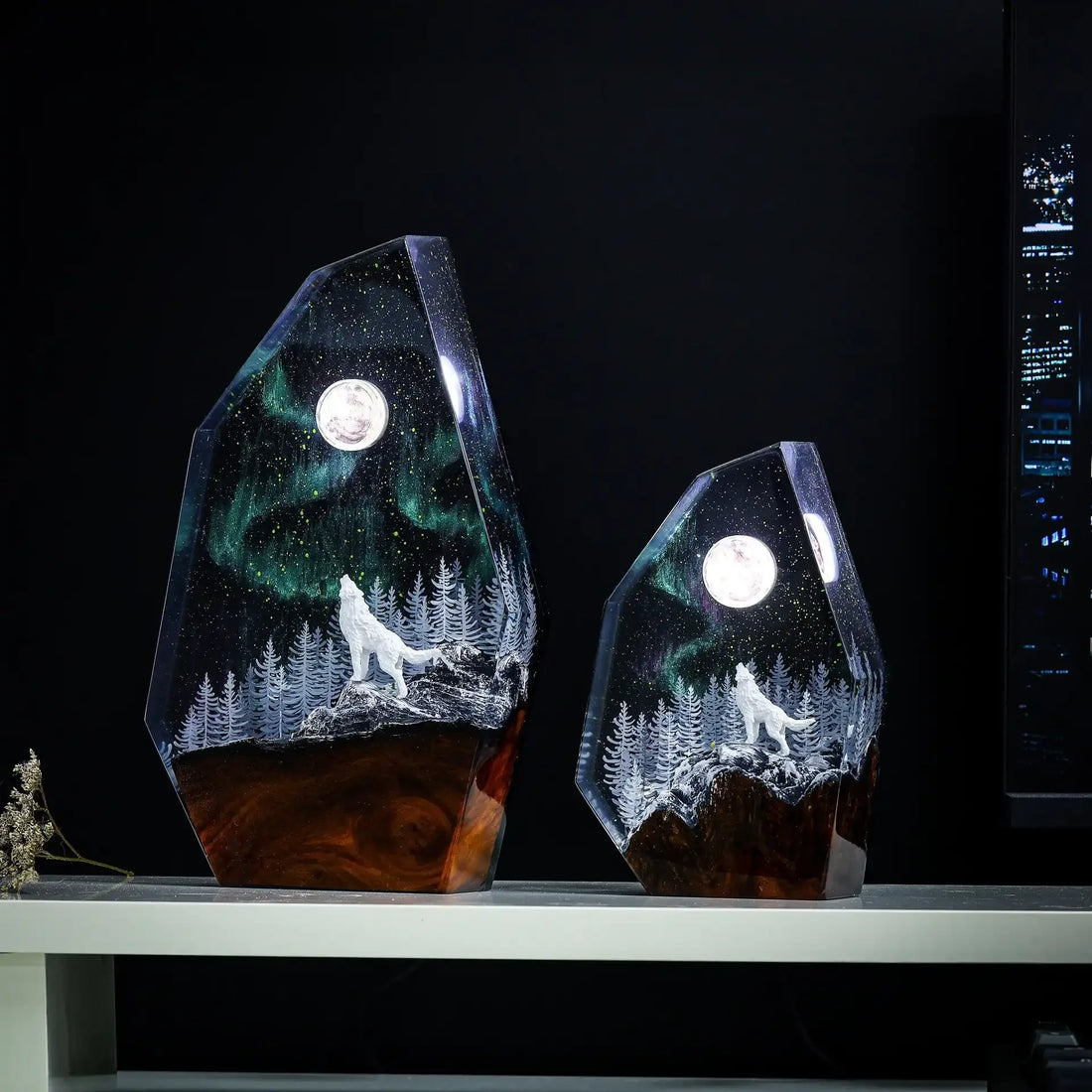 Northern Lights Howling Wolf Resin Night Light