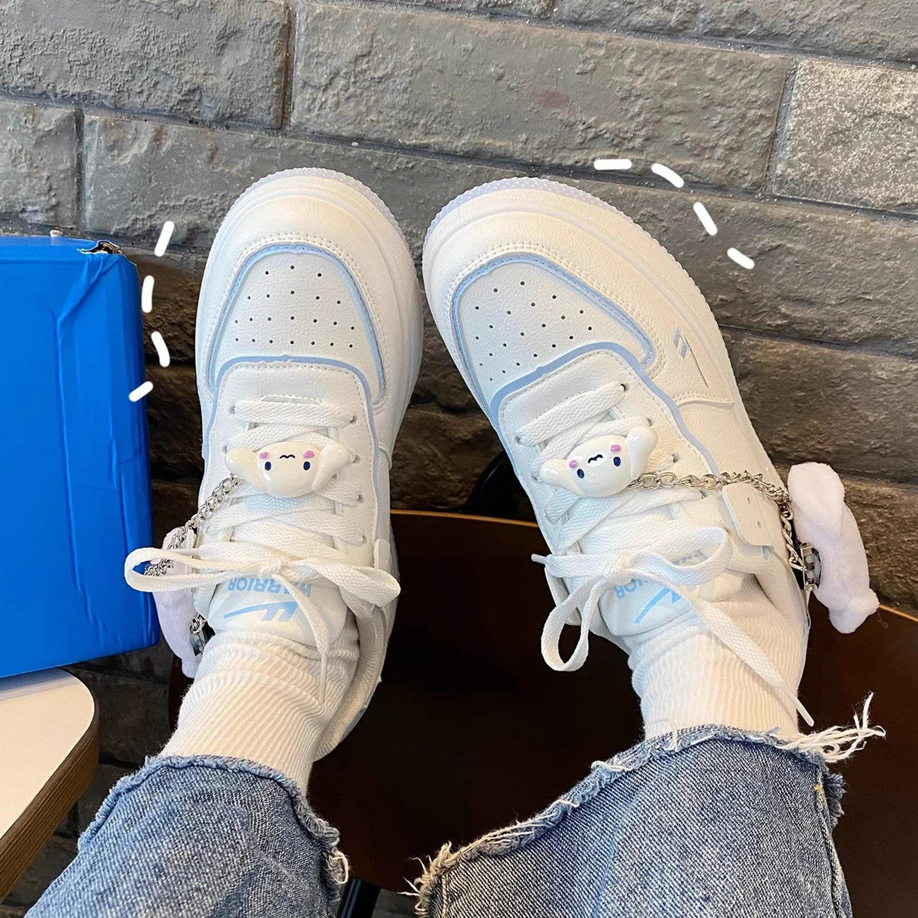 Cinna Swag Chains Casual Sneakers