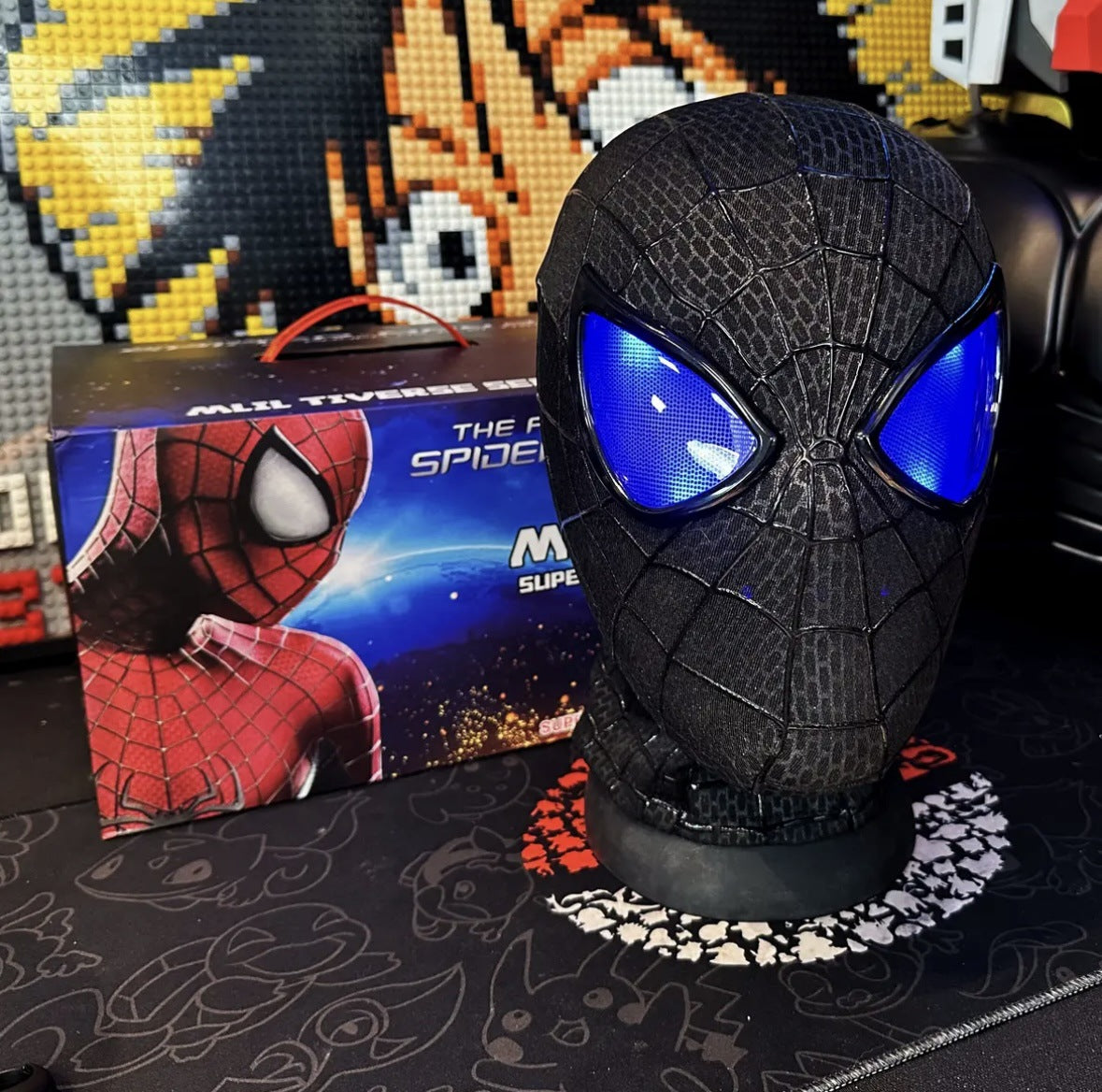 SpiderVision Luxe Mask: Spider-Man Mask with Moving Eyes