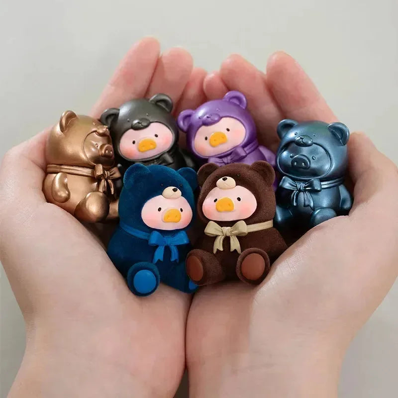 Lulu The Piggy Teddy Mini Series Blind Bag - Bear Hugs