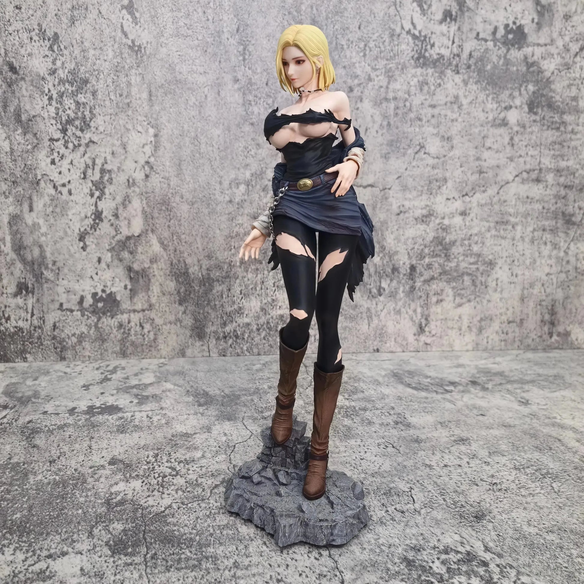 Dragon Ball Z Android 18 Action Figurine (30 cm)