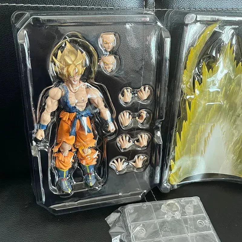 S.H.Figuarts Dragon Ball Z War-Damaged Goku Action Figure (18 cm)