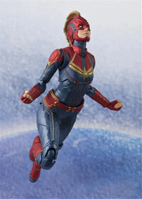 Legends Series Captain Marvel Action Figure (15 cm)